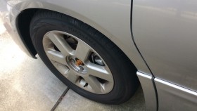 タイヤホイール前