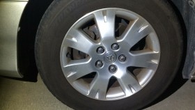 タイヤホイール前