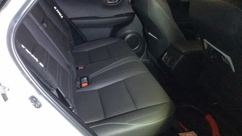 内装後方シート