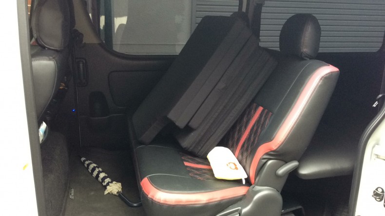 内装後方シート