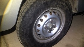 タイヤホイール前