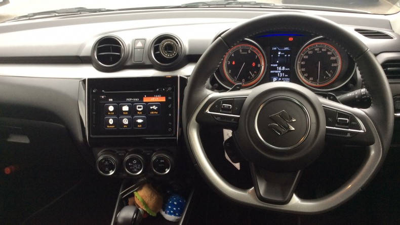 内装インパネ全体