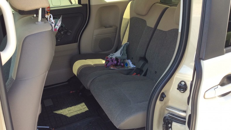 内装後方シート