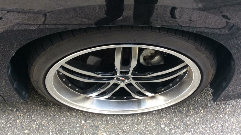 タイヤホイール前