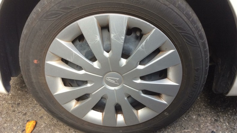 タイヤホイール前