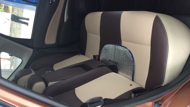 内装後方シート