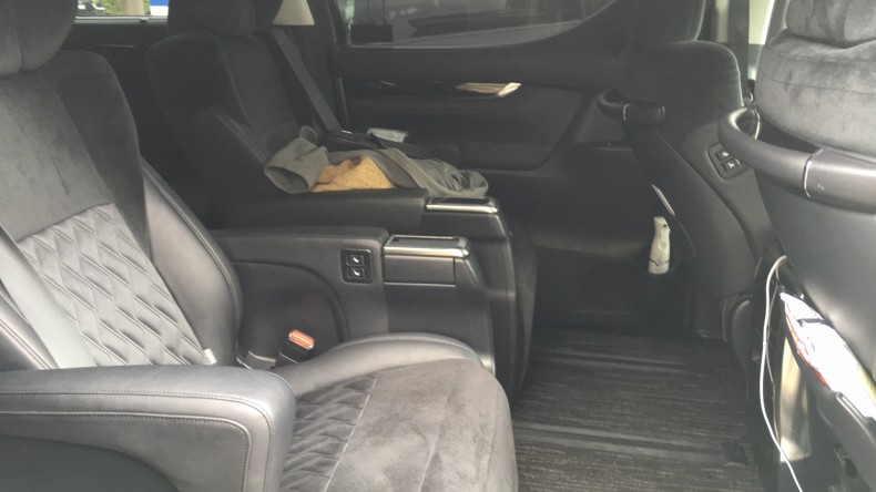 内装後方シート