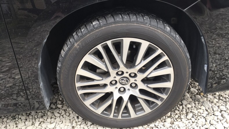 タイヤホイール前