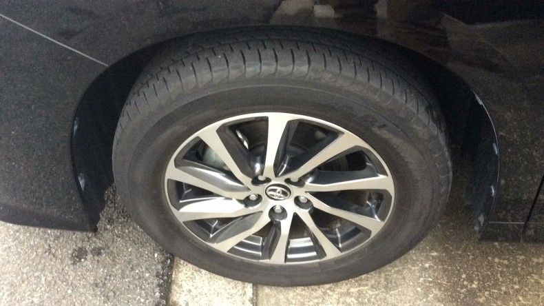 タイヤホイール前