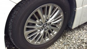 タイヤホイール前