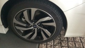 タイヤホイール前