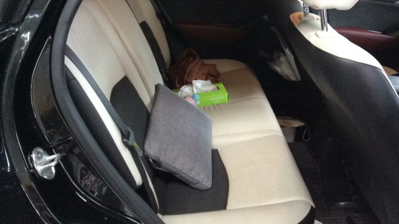 内装後方シート