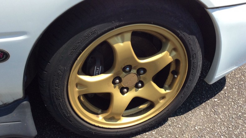 タイヤホイール前