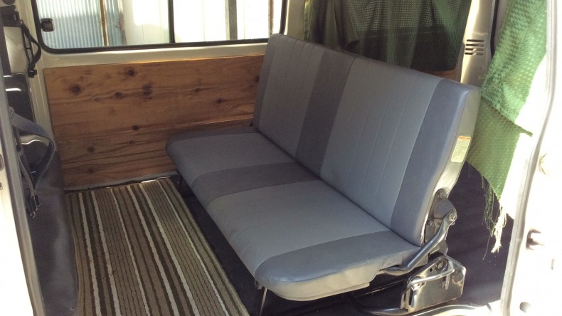 内装後方シート