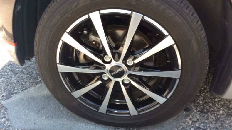 タイヤホイール前