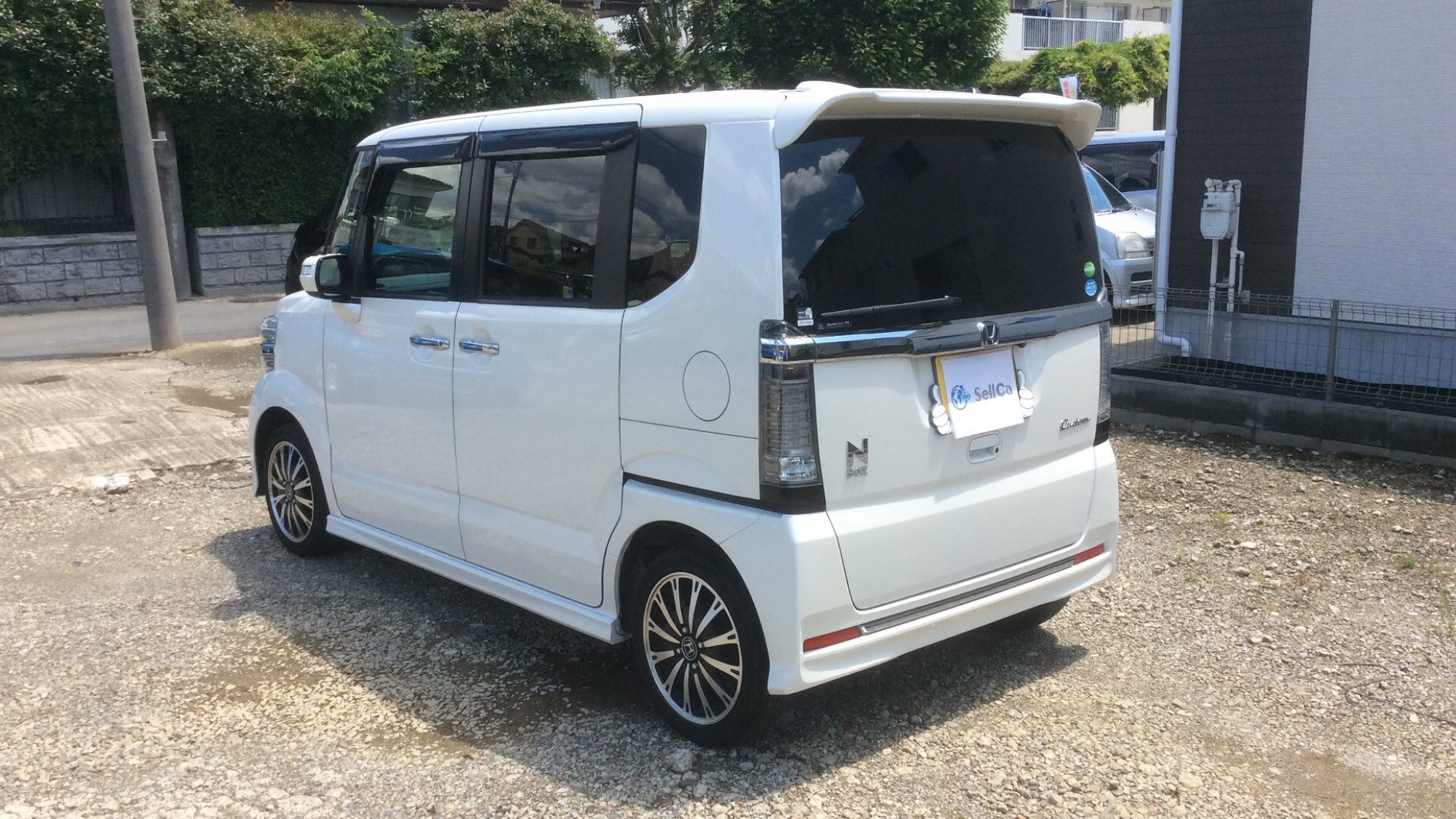 外装左後方