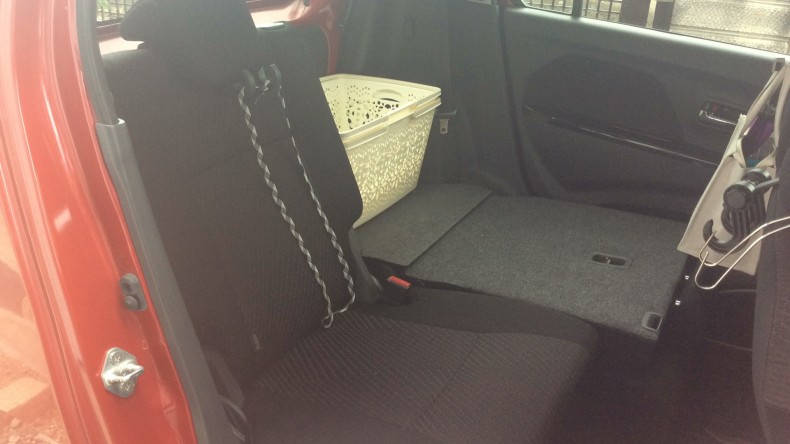 内装後方シート