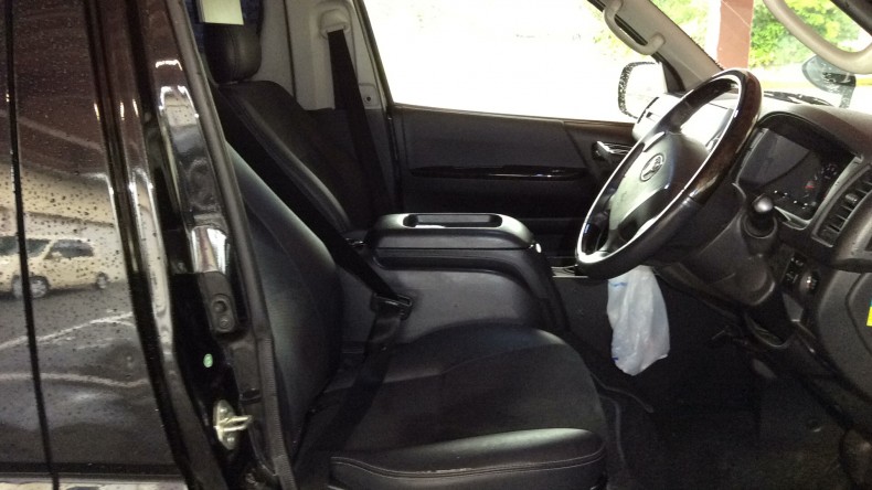 内装後方シート