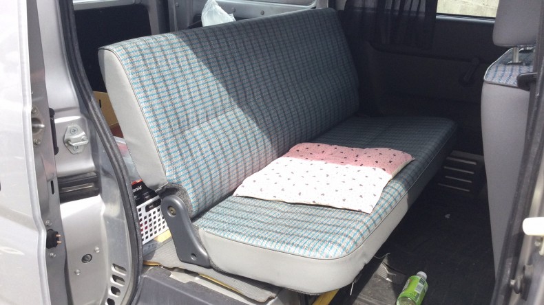 内装後方シート