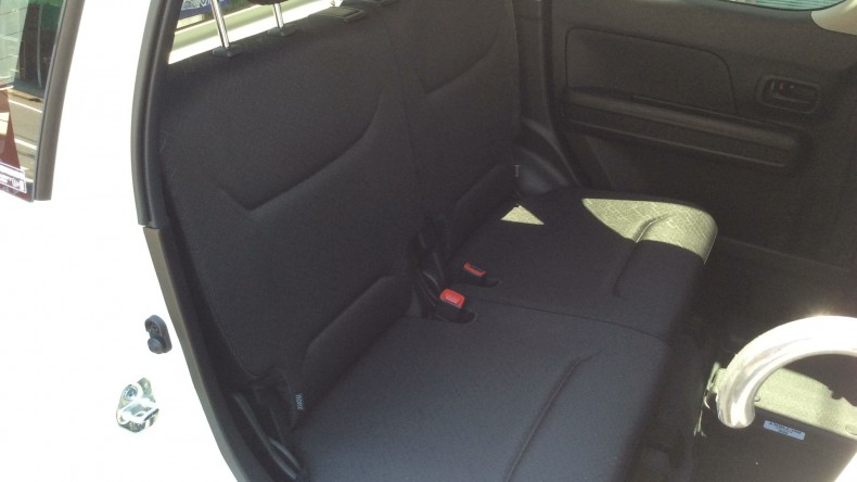 内装後方シート