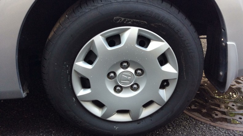 タイヤホイール前