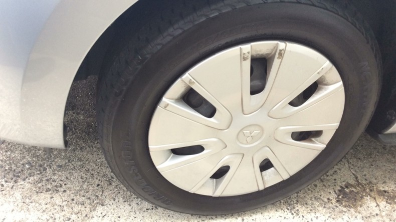 タイヤホイール前