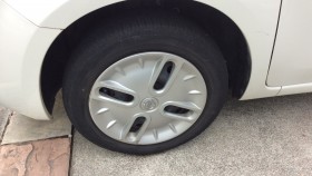 タイヤホイール前