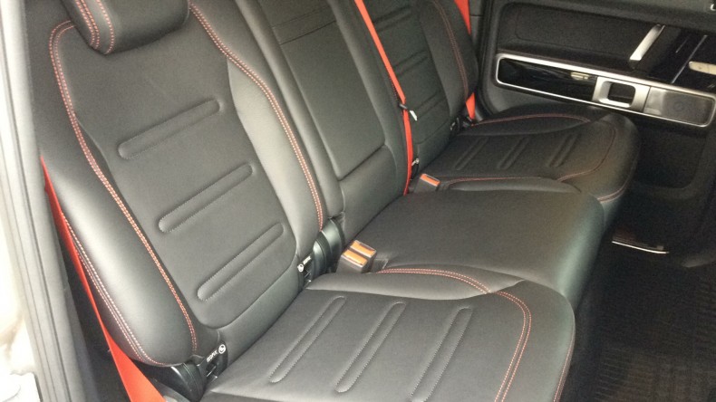 内装後方シート