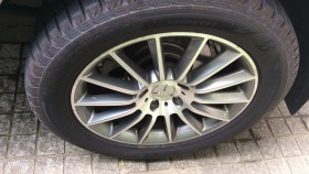 タイヤホイール前