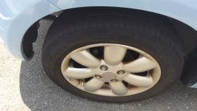 タイヤホイール前