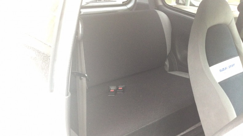 内装後方シート