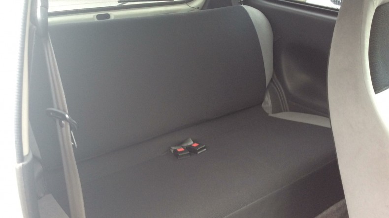 内装後方シート