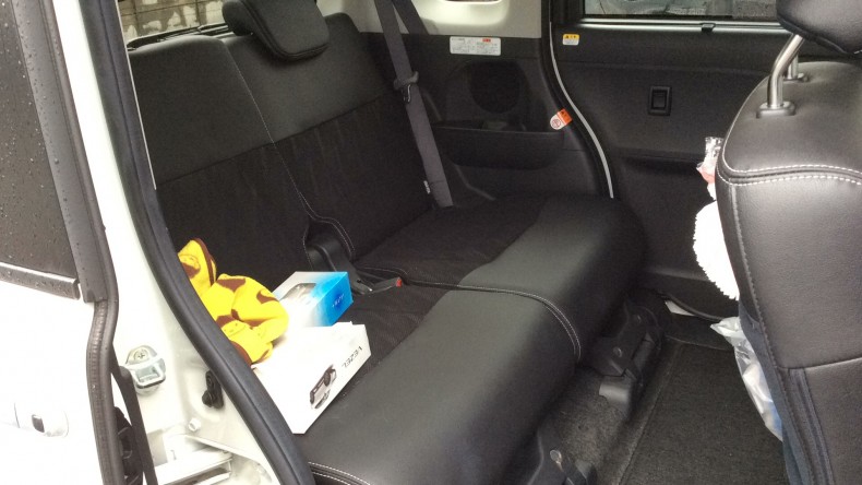 内装後方シート