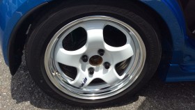 タイヤホイール前