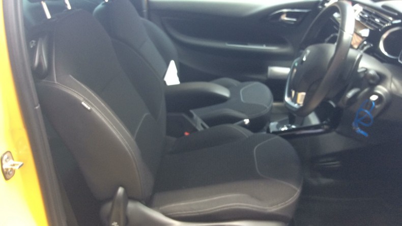 内装前方シート