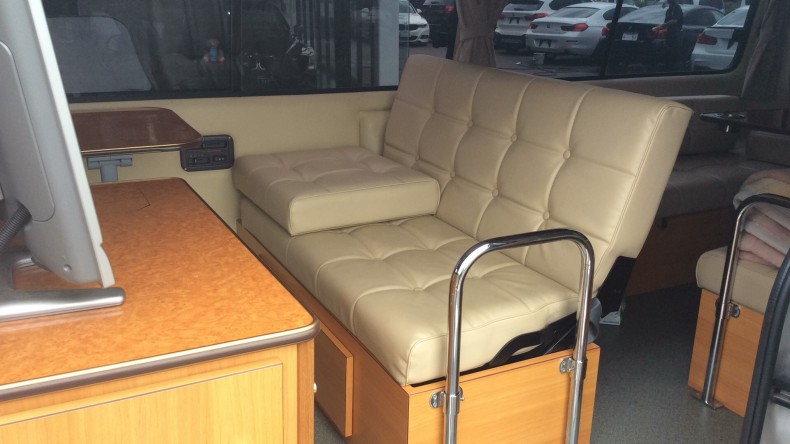 内装後方シート