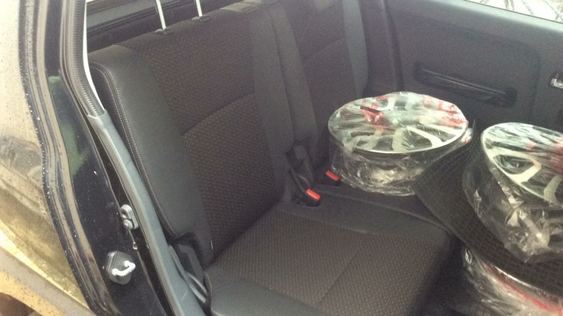 内装後方シート