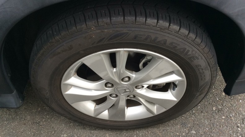 タイヤホイール前