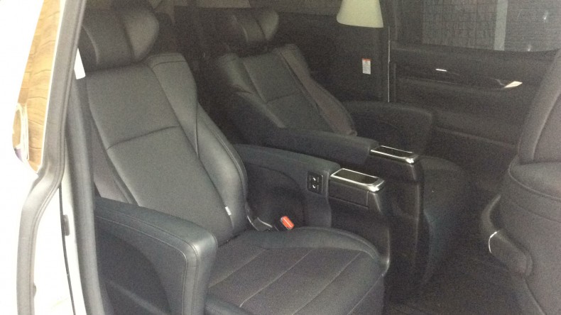 内装後方シート