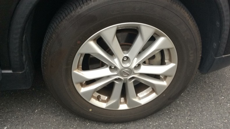 タイヤホイール前