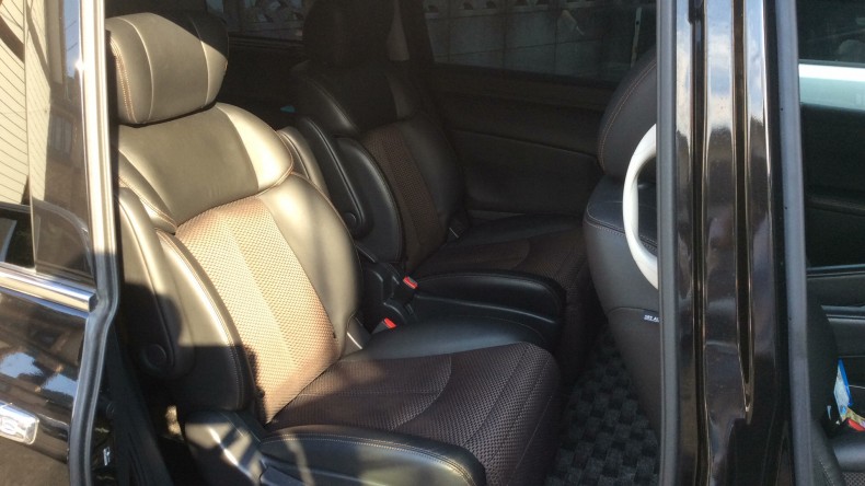 内装後方シート