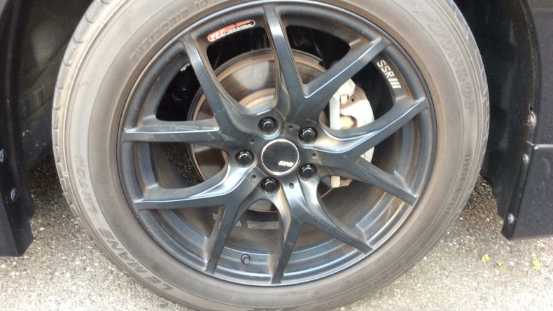 タイヤホイール前