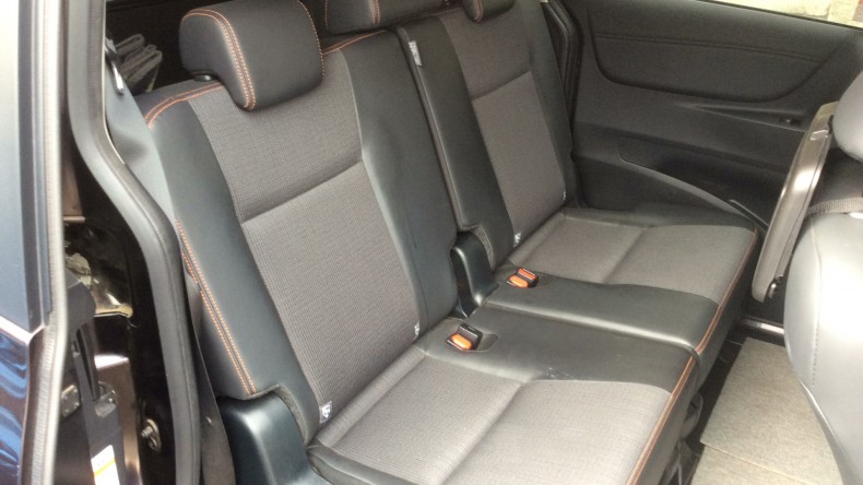 内装後方シート