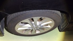 タイヤホイール前