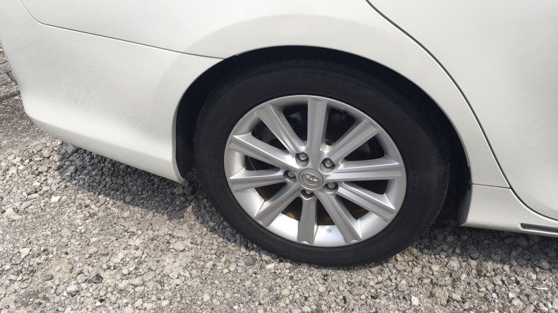 タイヤホイール前