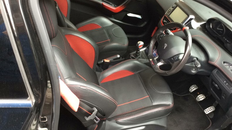 内装前方シート