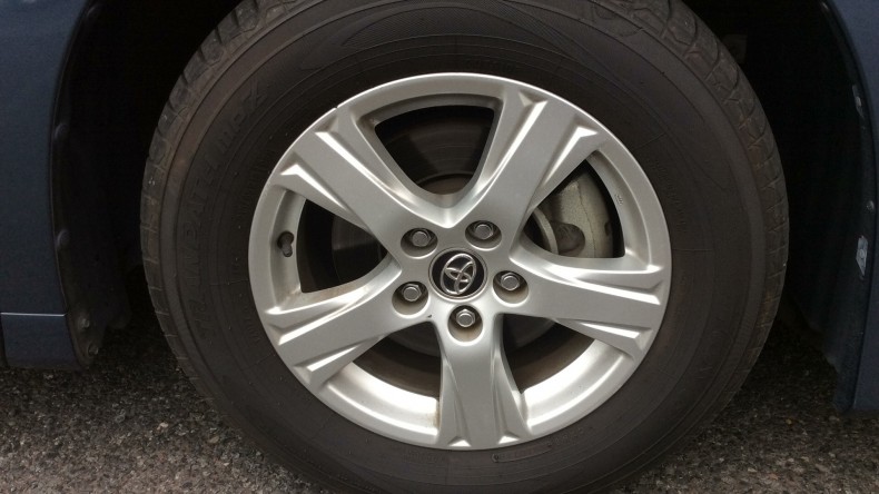 タイヤホイール前