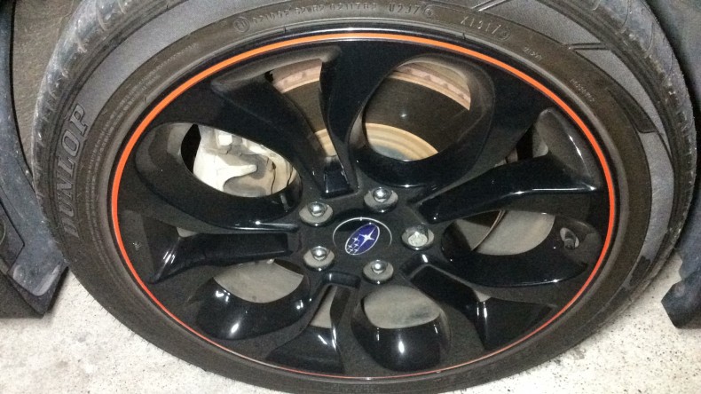 タイヤホイール前