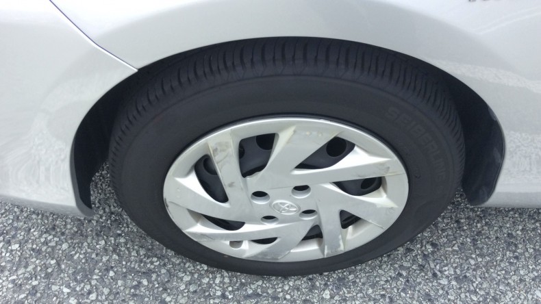 タイヤホイール前