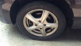 タイヤホイール前